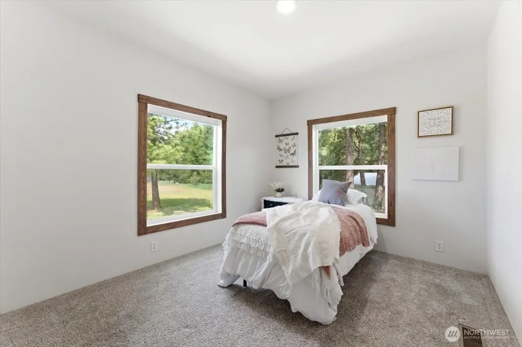 389 Muledeer East Wenatchee WA 98802