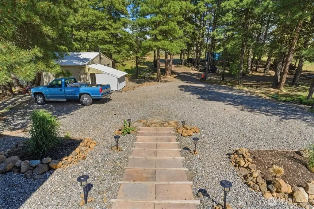 389 Muledeer East Wenatchee WA 98802