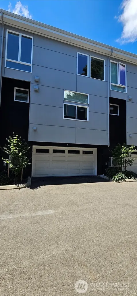 1208 Harrington Avenue NE Renton WA 98056