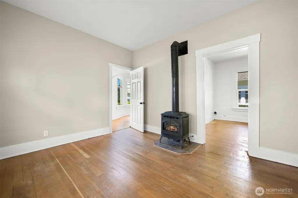 2006 Iron Street Bellingham WA 98225