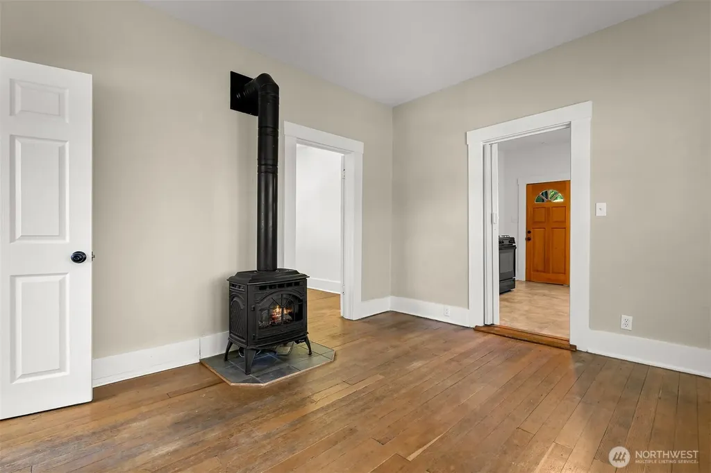 2006 Iron Street Bellingham WA 98225