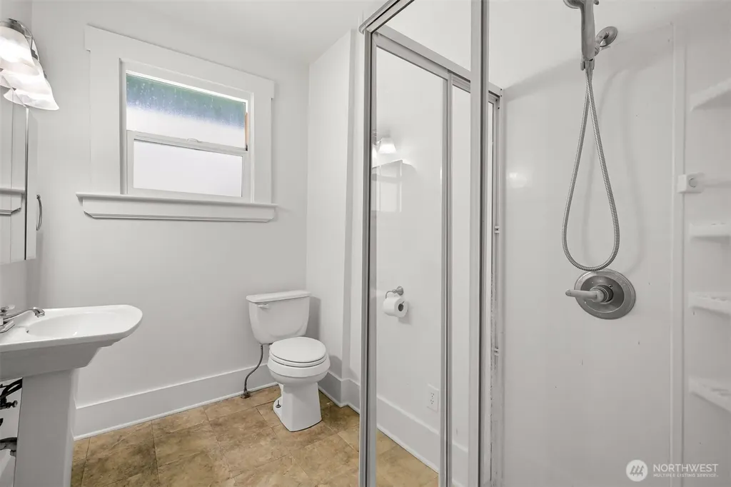 2006 Iron Street Bellingham WA 98225