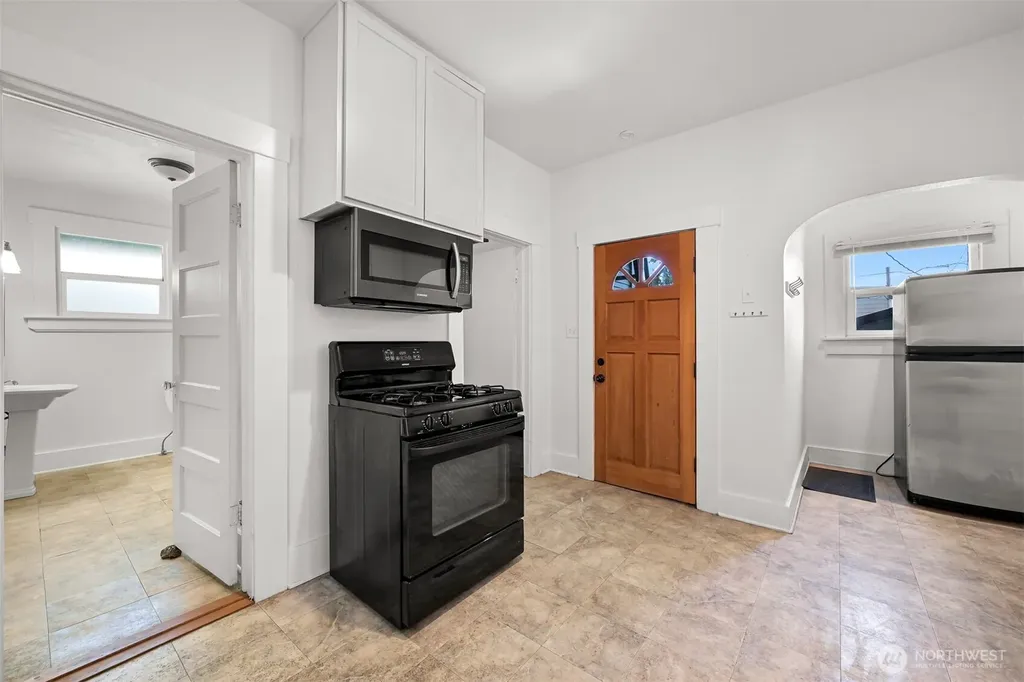 2006 Iron Street Bellingham WA 98225