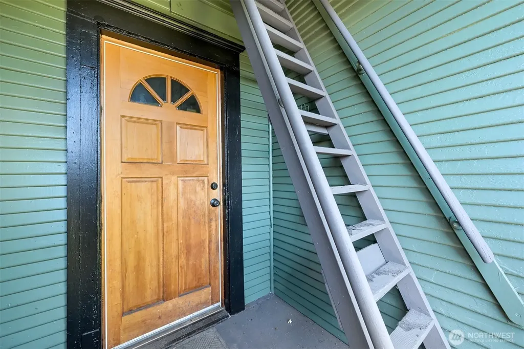 2006 Iron Street Bellingham WA 98225