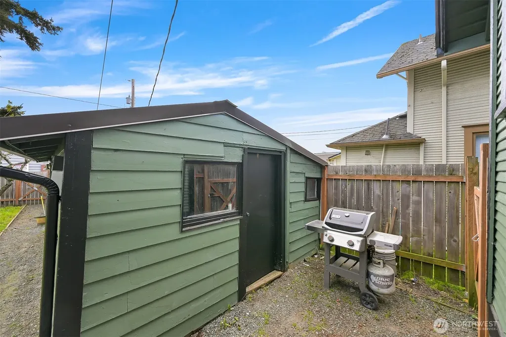 2006 Iron Street Bellingham WA 98225