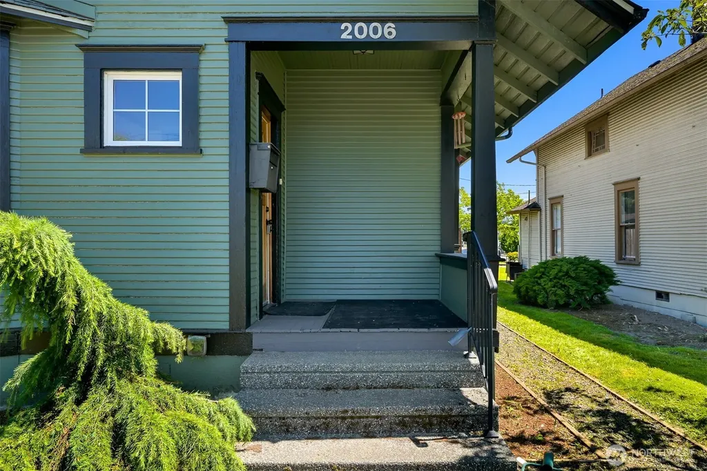 2006 Iron Street Bellingham WA 98225