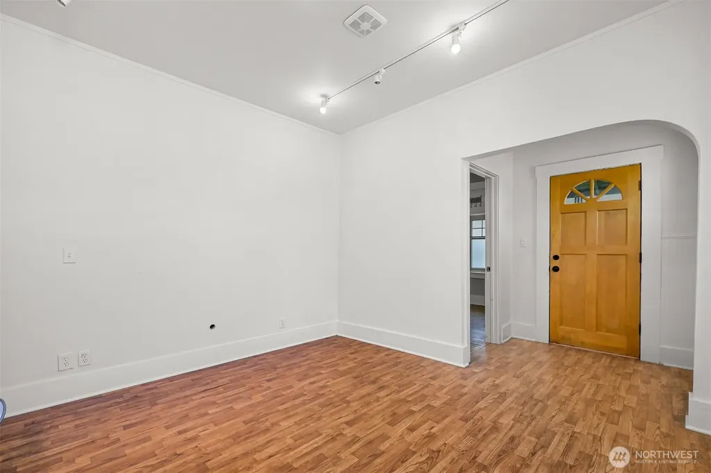2006 Iron Street Bellingham WA 98225
