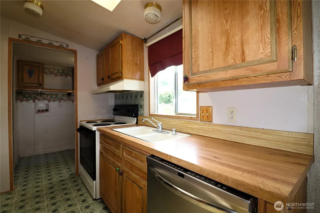 214 Chapman Road Castle Rock WA 98611