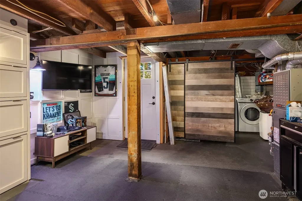 43 W Etruria Seattle WA 98119