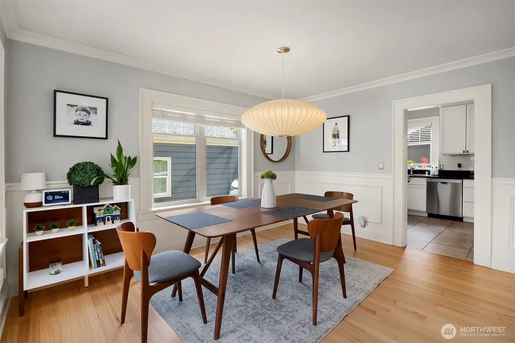 43 W Etruria Seattle WA 98119