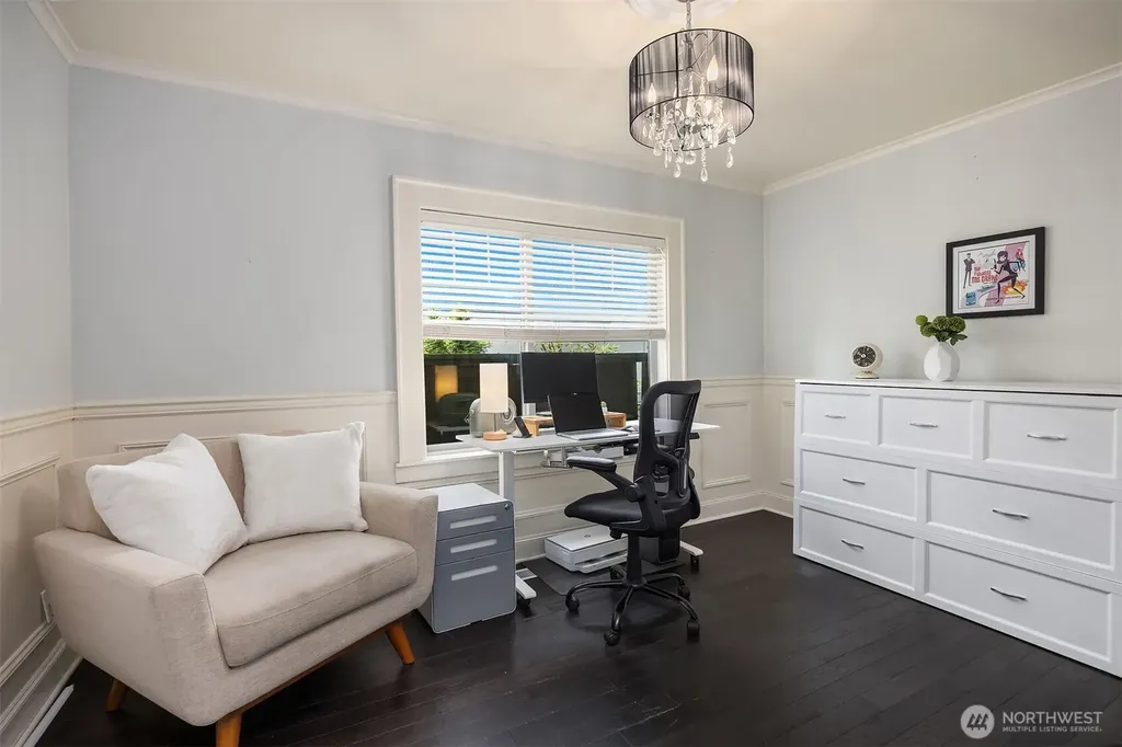 43 W Etruria Seattle WA 98119