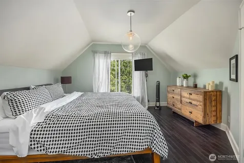 43 W Etruria Seattle WA 98119