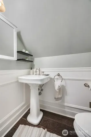 43 W Etruria Seattle WA 98119