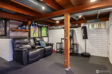 43 W Etruria Seattle WA 98119