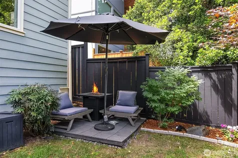 43 W Etruria Seattle WA 98119