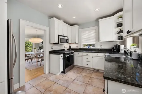 43 W Etruria Seattle WA 98119