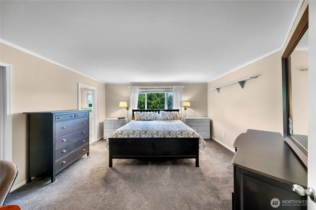 517 SW Dyer Street Oak Harbor WA 98277