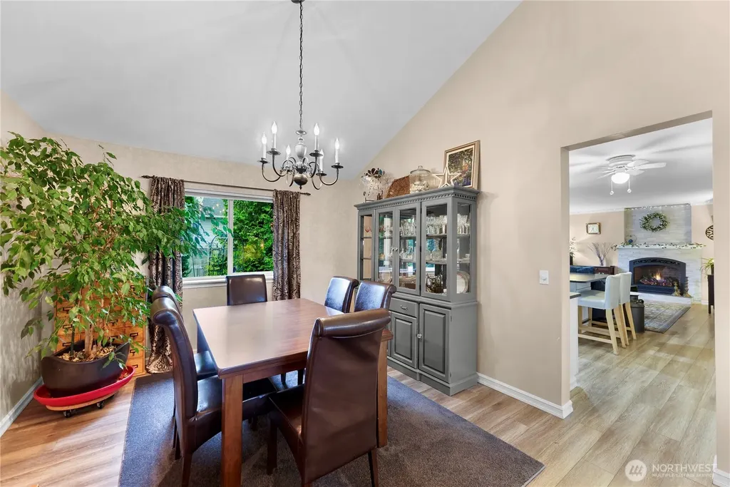 517 SW Dyer Street Oak Harbor WA 98277