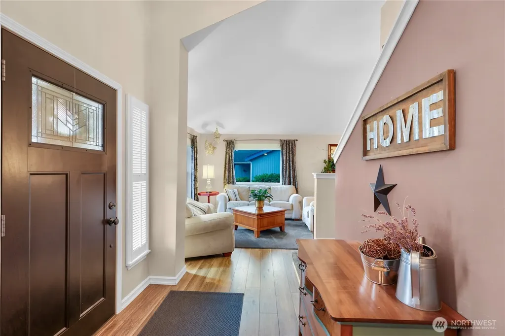 517 SW Dyer Street Oak Harbor WA 98277