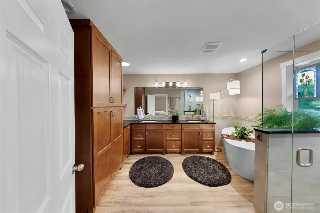 517 SW Dyer Street Oak Harbor WA 98277