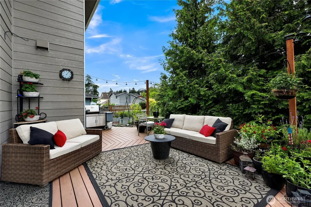 517 SW Dyer Street Oak Harbor WA 98277