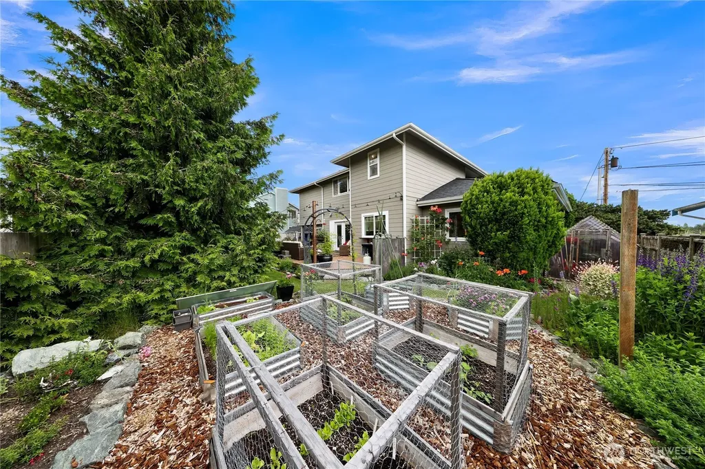 517 SW Dyer Street Oak Harbor WA 98277