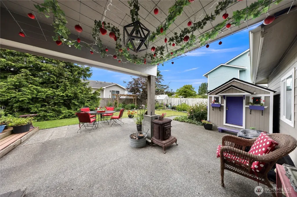 517 SW Dyer Street Oak Harbor WA 98277