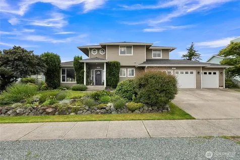 517 SW Dyer Street Oak Harbor WA 98277