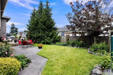 517 SW Dyer Street Oak Harbor WA 98277