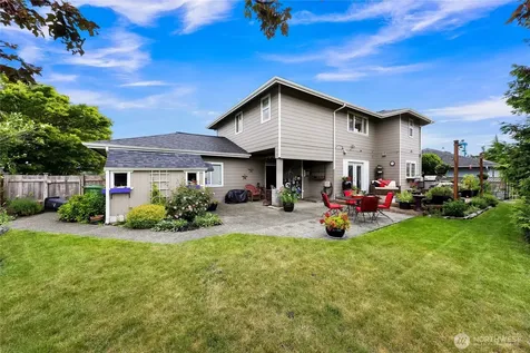 517 SW Dyer Street Oak Harbor WA 98277