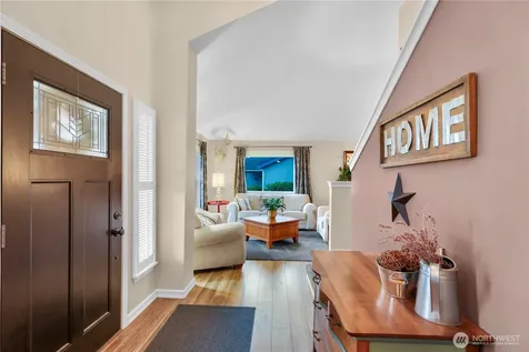 517 SW Dyer Street Oak Harbor WA 98277