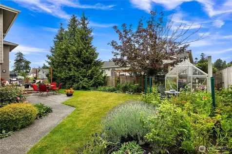 517 SW Dyer Street Oak Harbor WA 98277