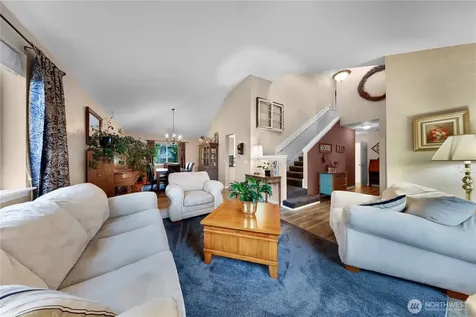 517 SW Dyer Street Oak Harbor WA 98277