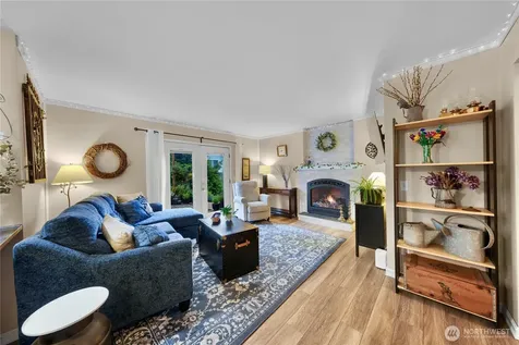 517 SW Dyer Street Oak Harbor WA 98277