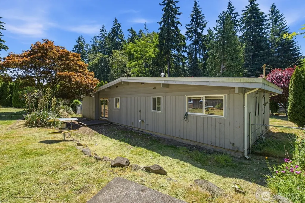 4258 158th Street Tukwila WA 98188