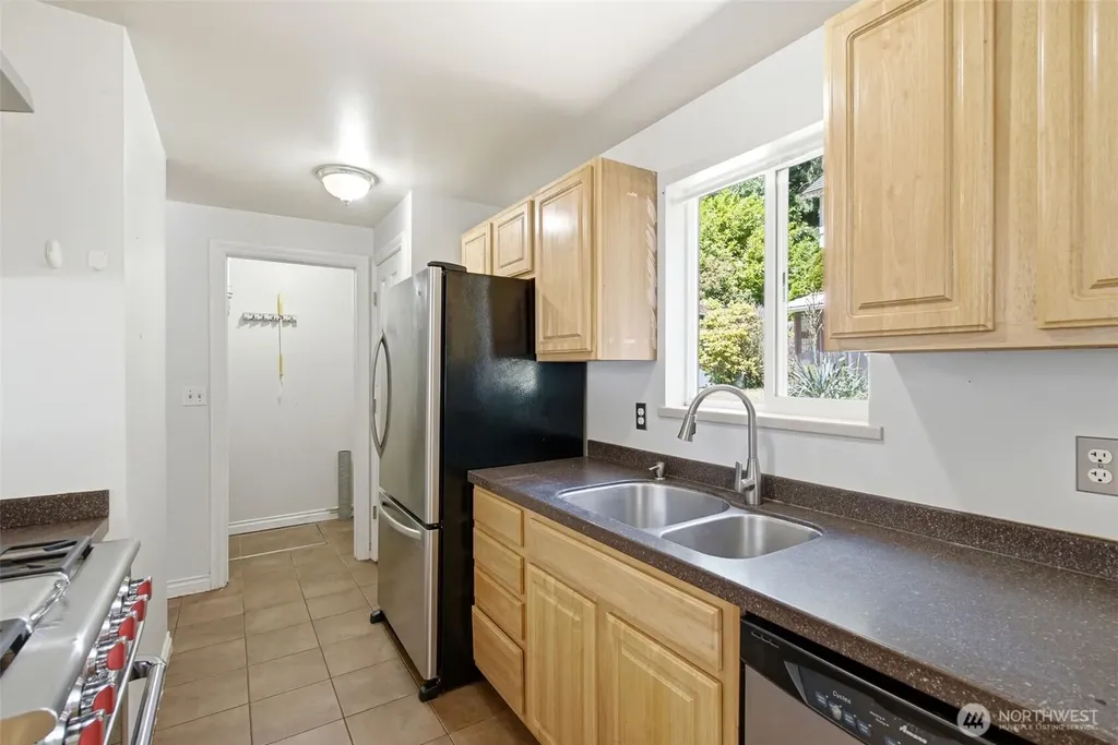 4258 158th Street Tukwila WA 98188