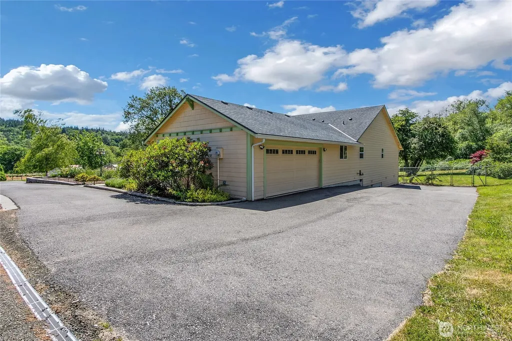 1450 SE Spruce Road Port Orchard WA 98367