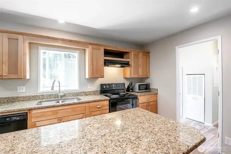 171 NE Hilltop Place Tahuya WA 98588