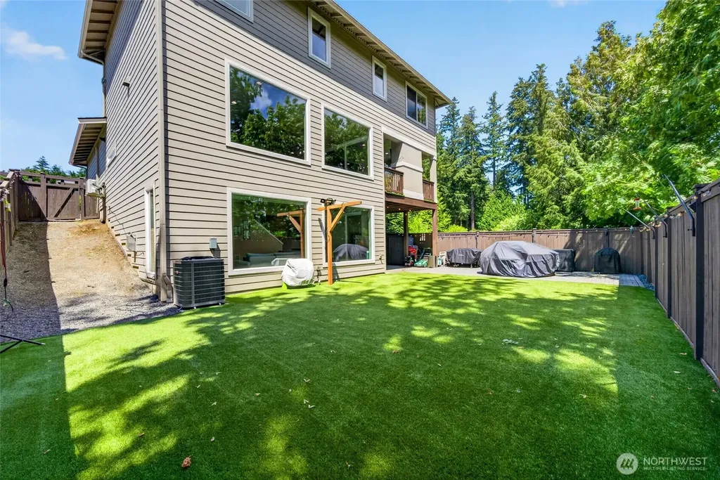 21212 129th Lane SE Kent WA 98031