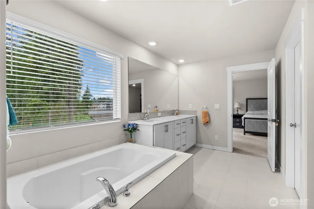 17512 Crossing Drive E Puyallup WA 98374