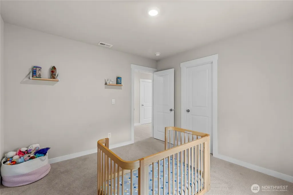 17512 Crossing Drive E Puyallup WA 98374