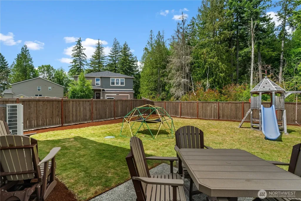 17512 Crossing Drive E Puyallup WA 98374