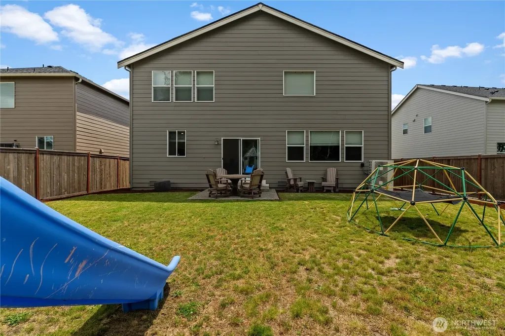17512 Crossing Drive E Puyallup WA 98374