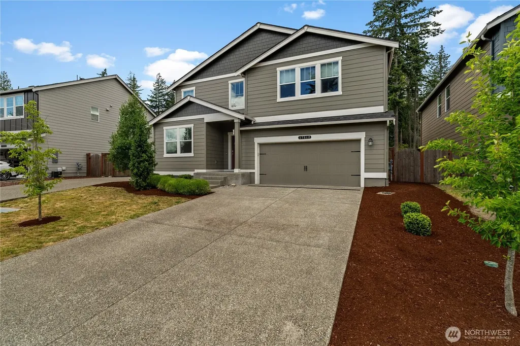 17512 Crossing Drive E Puyallup WA 98374