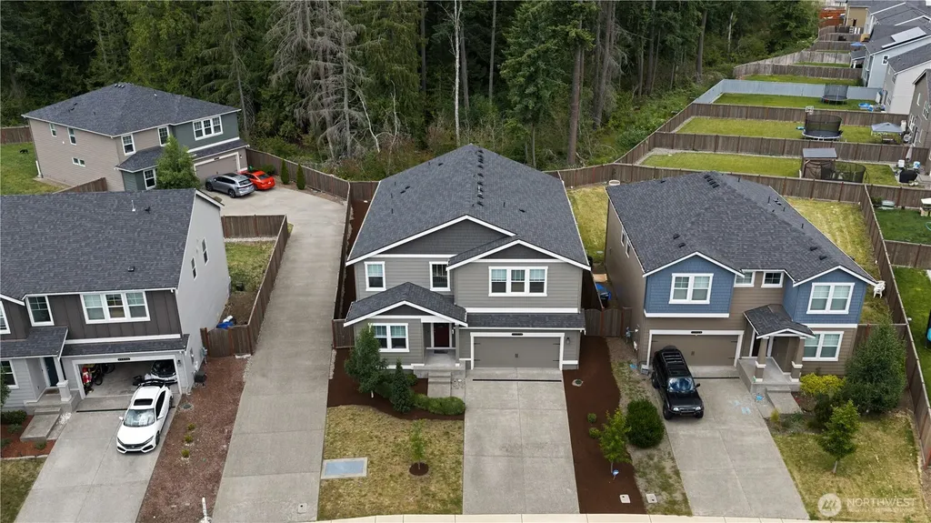 17512 Crossing Drive E Puyallup WA 98374