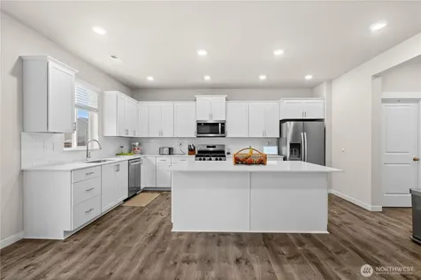 17512 Crossing Drive E Puyallup WA 98374