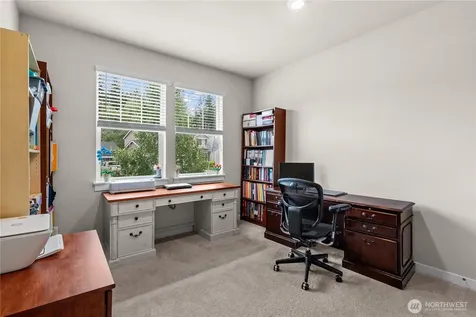 17512 Crossing Drive E Puyallup WA 98374