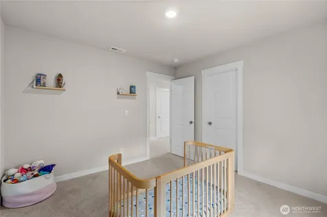 17512 Crossing Drive E Puyallup WA 98374