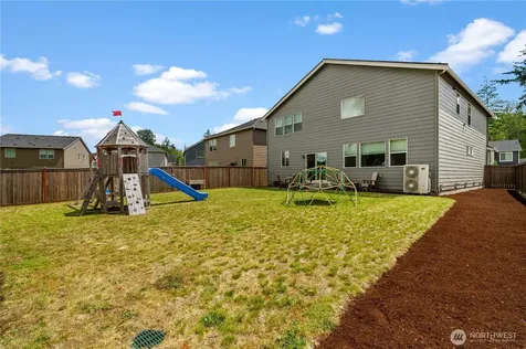 17512 Crossing Drive E Puyallup WA 98374