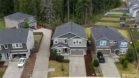 17512 Crossing Drive E Puyallup WA 98374